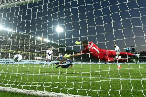 Alla Dea basta un gol: Lookman la rilancia in vetta