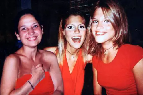 Delitto di Garlasco, dal posacenere sporco al cellulare di Chiara Poggi: le piste dimenticate dagli investigatori