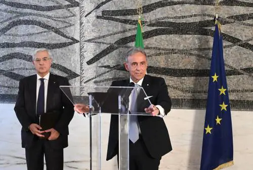 "Mettete in pericolo il mondo". "Sul voto andiamo avanti". Alta tensione tra Italia e Russia