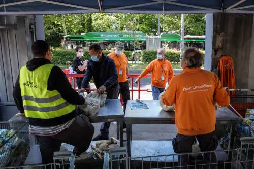 Ora tutti scoprono la povertà. Ma è un'eredità delle crisi degli ultimi anni