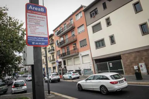 Area B, FdI rilancia la raccolta firme