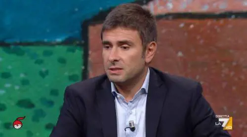 "Esperto di nulla", "Spara boiate". Scoppia la rivolta contro Di Battista
