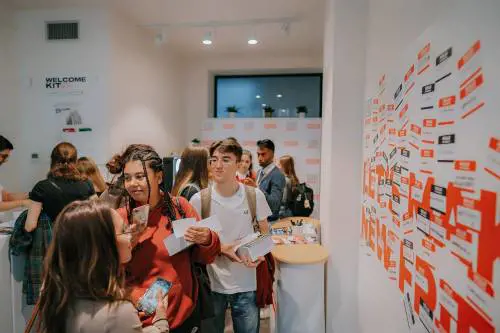 Sconti, eventi e amicizie: per gli studenti fuorisede arriva il "welcome kit" 