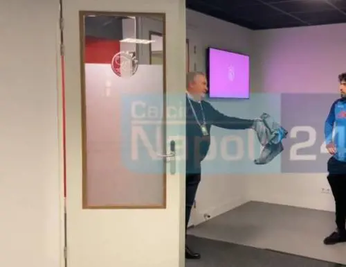 "Nessuno vuole scambiare le maglie con voi". Il gesto antisportivo dei giocatori dell'Ajax