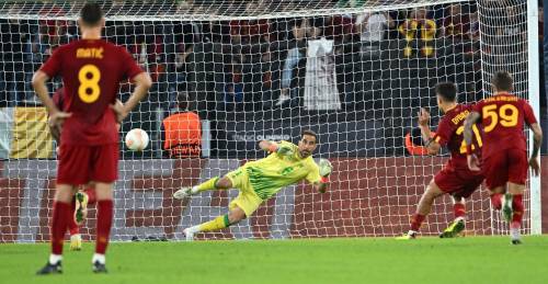 Europa League, Roma ko, la Lazio fa 0-0. La Fiorentina vince in Conference