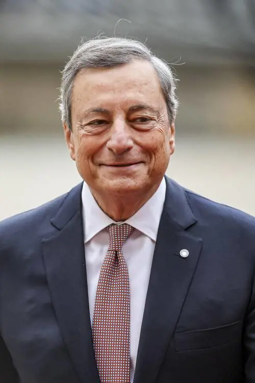 Draghi ha fatto cilecca, Formigli che granchi pigli e Kiev: quindi, oggi...
