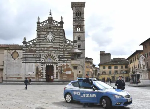 Una volante della polizia a Prato