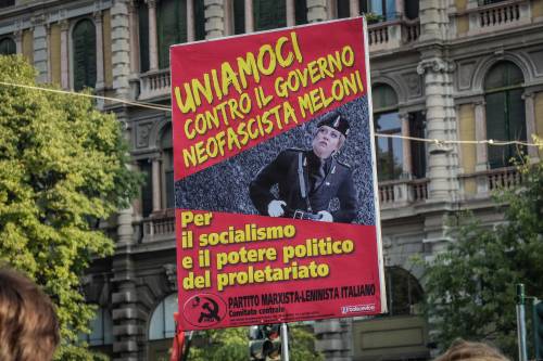 Corteo studentesco, a Milano la protesta contro Draghi e Meloni