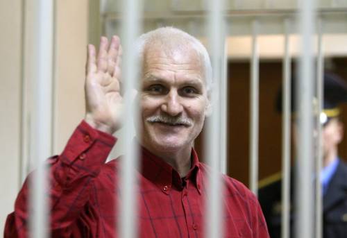 Lo schiaffo di Minsk: 10 anni al Nobel Bialiatski