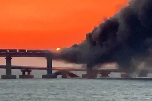 "007 Kiev dietro attacco a ponte Kerch". E Mosca fa scattare gli arresti