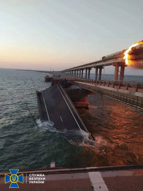 Così è stato colpito il ponte Kerch in Crimea