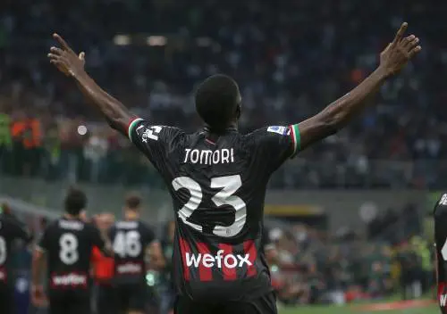 Un Diavolo spudorato maltratta la Signora che si credeva bella