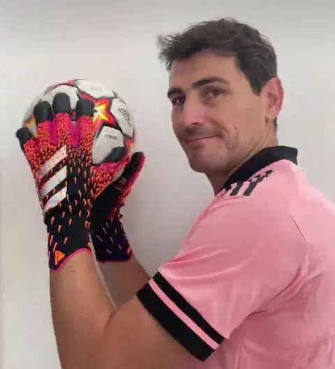 "Sono gay...". Coming out (o provocazione) di Iker Casillas?