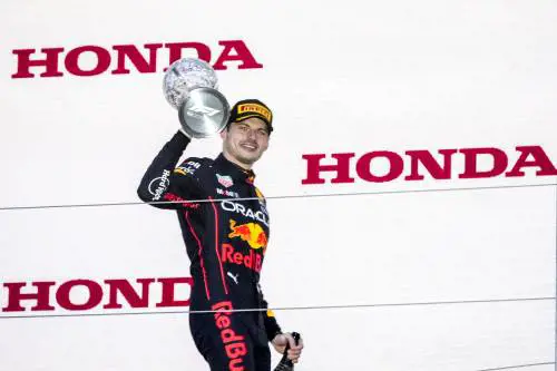 Continua l'impero di Max. L'olandese è mondiale nella terra dei campioni