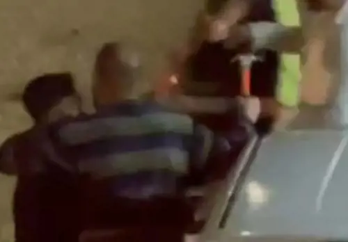 "Qui ci scappa il morto". Rissa choc con spranghe e martelli a Torino