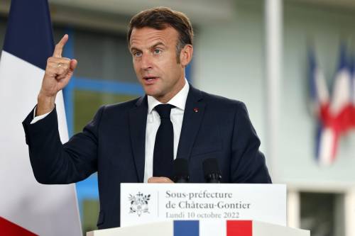 "Cambiamento profondo della guerra": cosa c'è dietro l'allarme di Macron