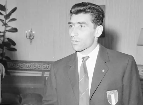 Sergio Brighenti durante il ritiro della Nazionale, maggio 1961