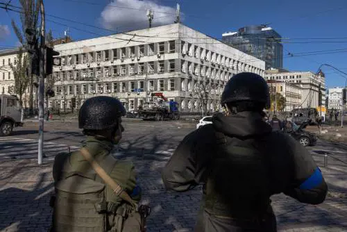 Piano russo per bloccare l'Ucraina. E Kiev pensa all'evacuazione di massa