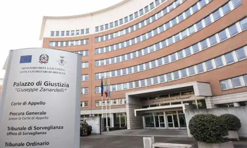 Marchia un suo dipendente: 46enne a processo con il padre