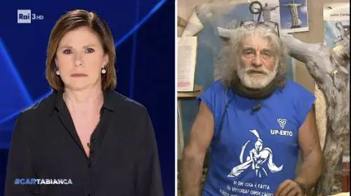 "Chiuda il becco", "Fossi in lei...". Scoppia la lite tra Corona e la Berlinguer