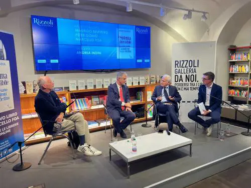 "La garanzia della democrazia è la libertà di pensiero". Gomez e Belpietro leggono "Il sistema (in)visibile"