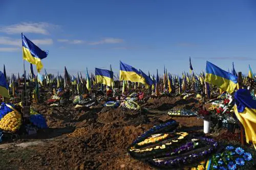 I russi fanno strage al mercato. Gli ucraini avanzano ancora e abbattono 4 super elicotteri