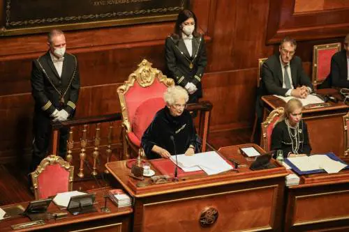 Perché la Segre non ha votato: ecco tutti i precedenti