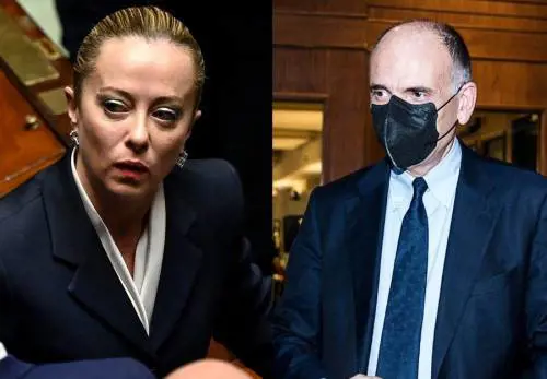 "Come stai?", "Un bijoux". Meloni-Letta, il fuori programma alla Camera