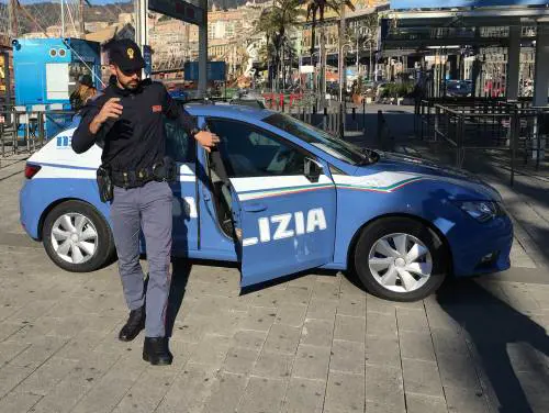 Una volante della polizia a Genova