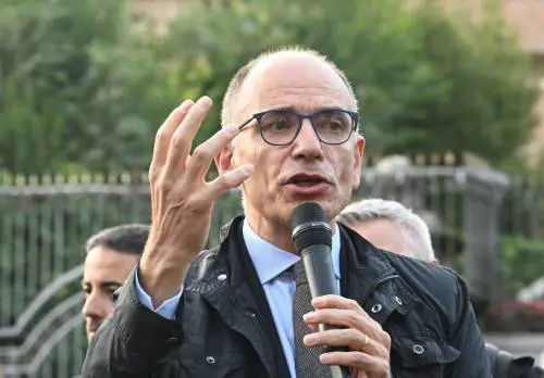 "Italia sfregiata con Fontana": Letta piagnucola ma i dem lo inchiodano