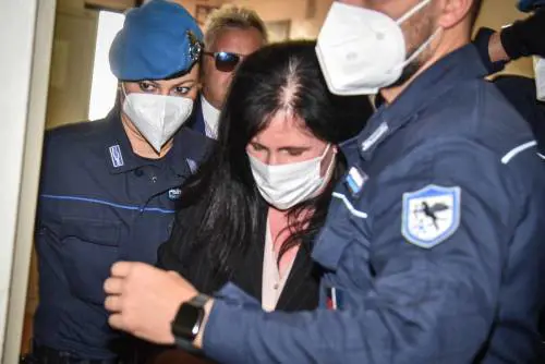 "Voglio baciare anche lei", "Lo farai": spuntano le chat choc di Alessia Pifferi