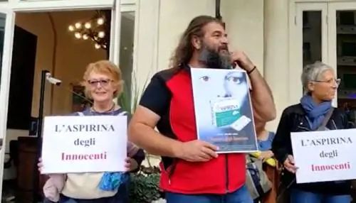 "Assassino". Bassetti contestato a Sanremo