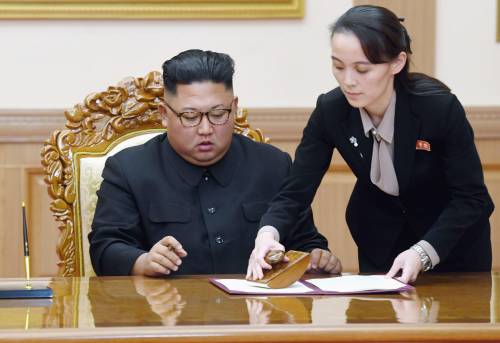 Cerchio "rosa" intorno a Kim: chi comanda in Corea del Nord