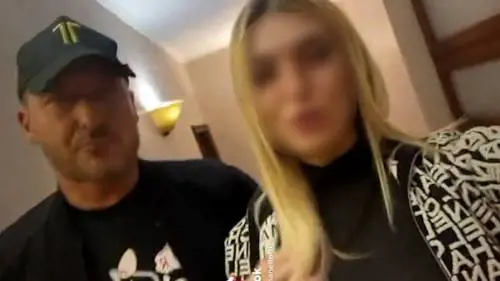 "Sesso? Na cifra". Il video di Totti con Chanel su TikTok è virale