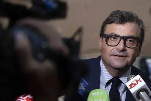 "Esclusi dagli elettori", "E voi dal governo". Nervi tesi tra Pd e Terzo Polo