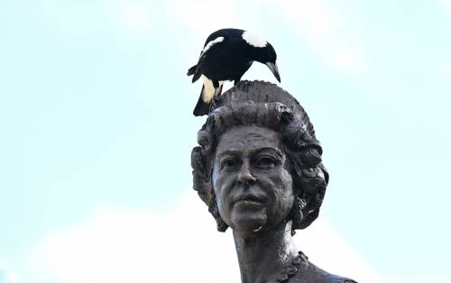 Governo e monarchia fragile: cosa c'è dietro la crisi britannica