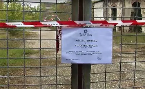 "Un corpo carbonizzato". Il macabro ritrovamento di un operaio a lavoro