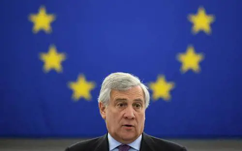 Meloni influenzata: al vertice Med 9 va Tajani