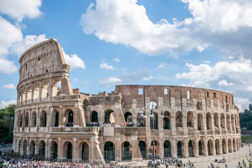 Jeff Bezos in visita a Roma: ora vuole "prendersi" il Colosseo