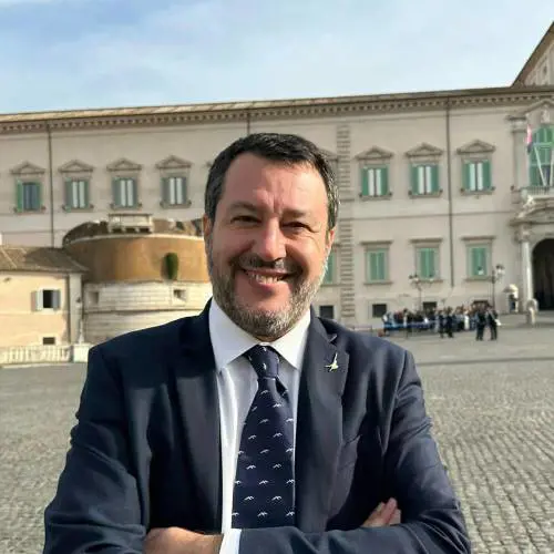 "Flat tax, pace fiscale, stop alla Fornero e via il canone Rai": le priorità di Salvini