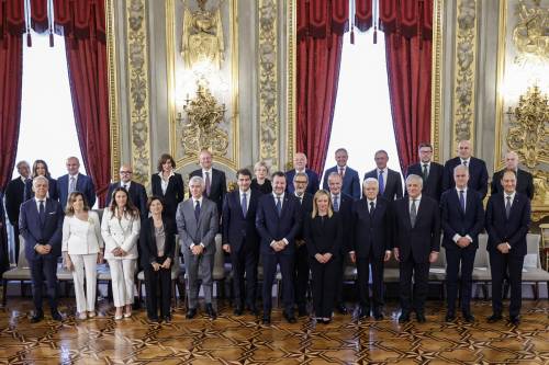Meloni e i ministri hanno giurato: "Serviremo l'Italia, subito al lavoro"
