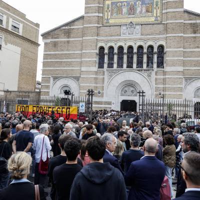 L'ultimo saluto a Francesco Valdiserri. Ai funerali anche Meloni