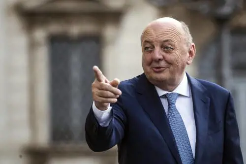 "Tetto al prezzo del gas e via ai rigassificatori. Così bollette più basse"