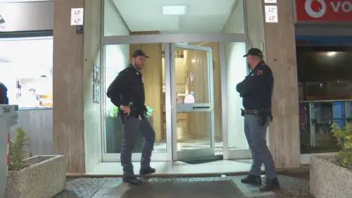 Omicidio a Bolzano: donna uccisa in casa e il marito si consegna 