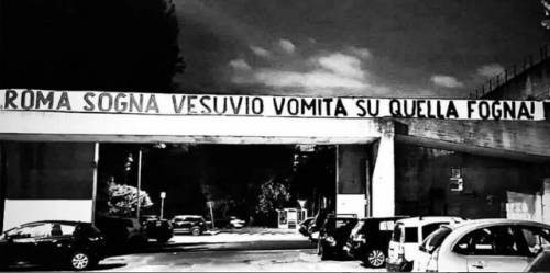 "Vesuvio vomita su...": nuovo striscione vergognoso contro Napoli