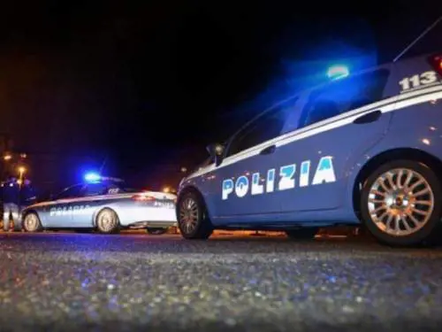 Non pagano la cena, poi investono un cliente: arrestata una coppia