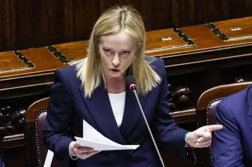 La parola che Meloni scorda, super Piantedosi e Razzi: quindi, oggi...