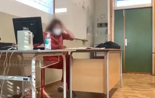 Rovigo, derisero la prof colpita da pallini di gomma ma i giudici archiviano: "Non è reato"