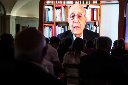 "Adesso basta...". Lo schiaffo del giurista Cassese alla sinistra