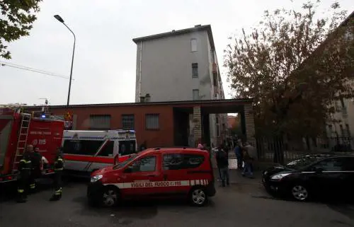 Dramma della solitudine: anziano disabile muore tra le fiamme in casa